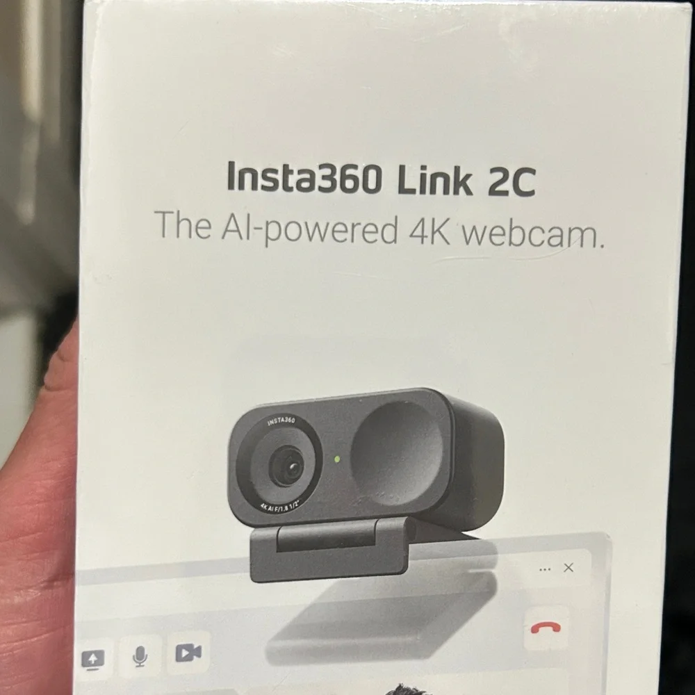 Brand new never opened insta360 webcam 4k resolution A.i. powered .best webcam
